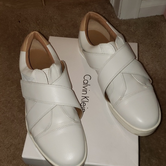 Casual LEATHER Sneakers - Picture 1 of 3